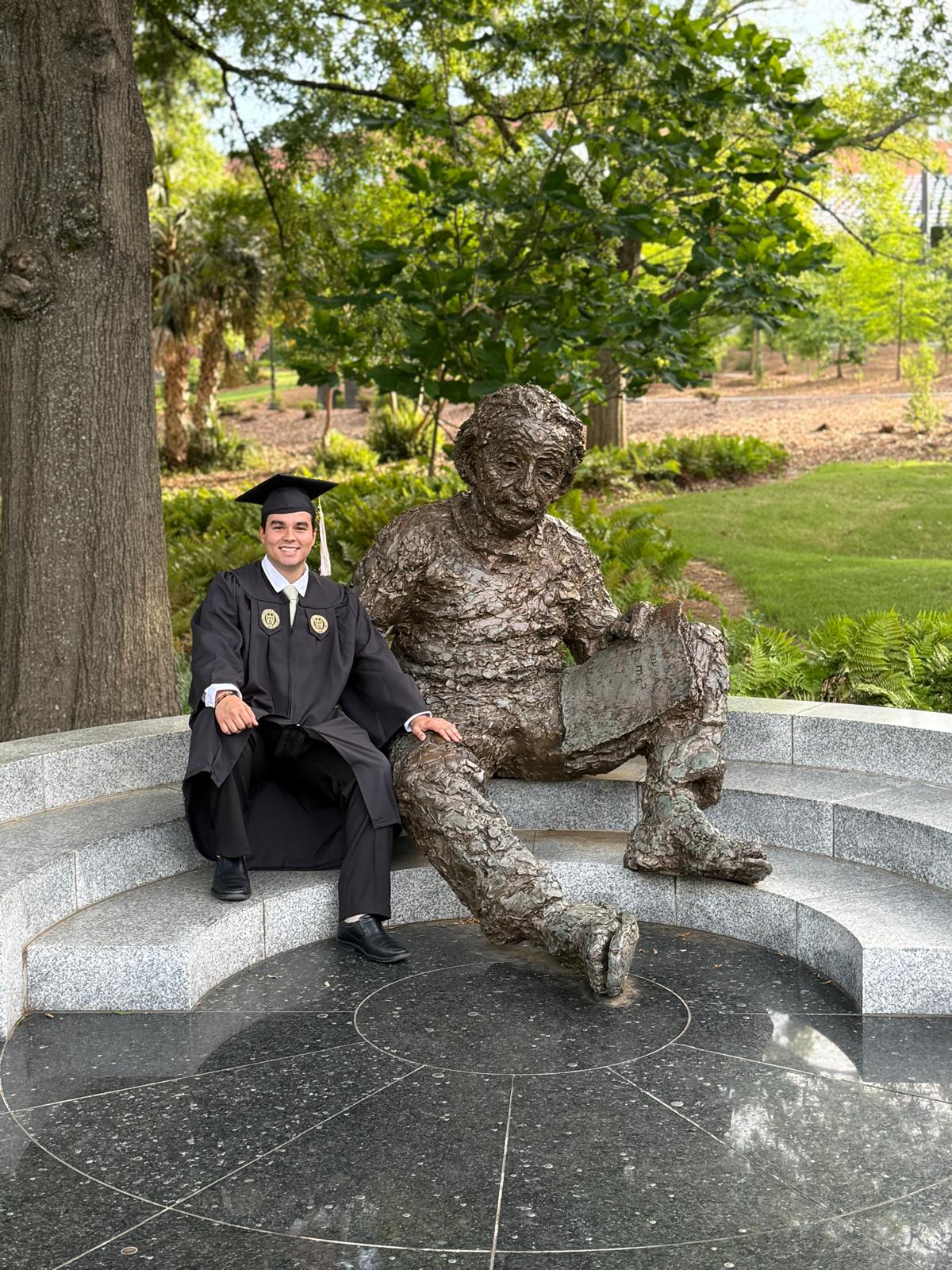 El sueño deportivo a graduarse como ingeniero en Estados Unidos